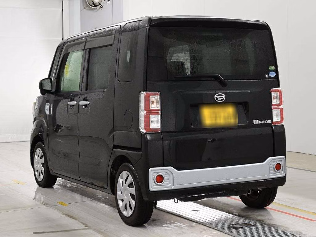 DAIHATSU WAKE