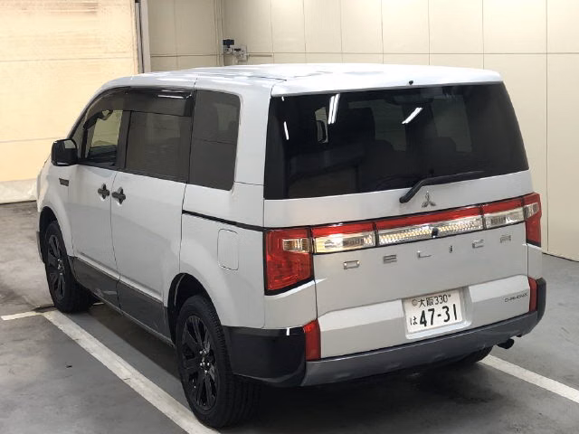 Mitsubishi Delica D:5