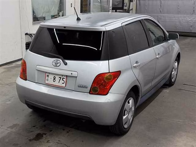 TOYOTA IST