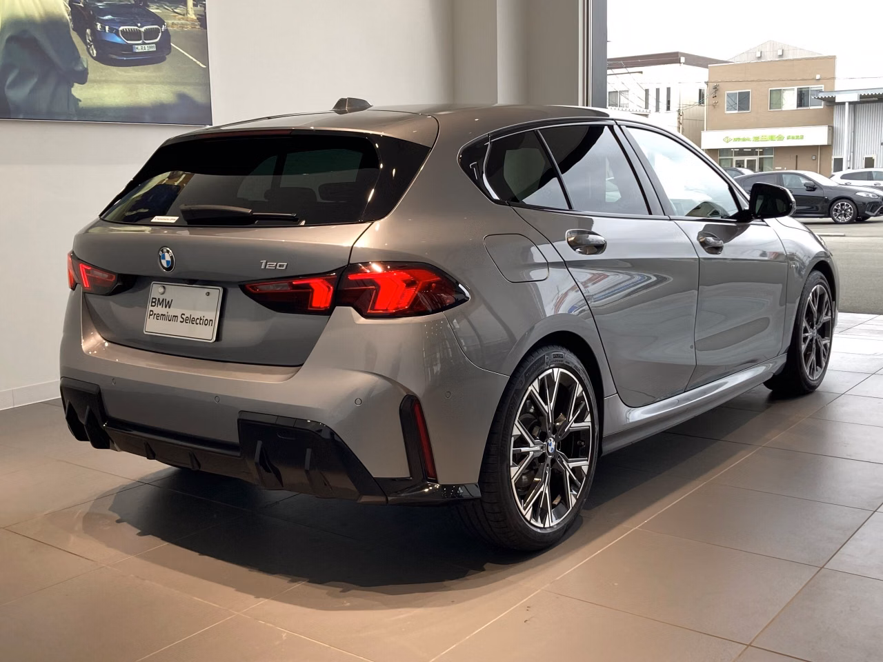 BMW 1-SERIES