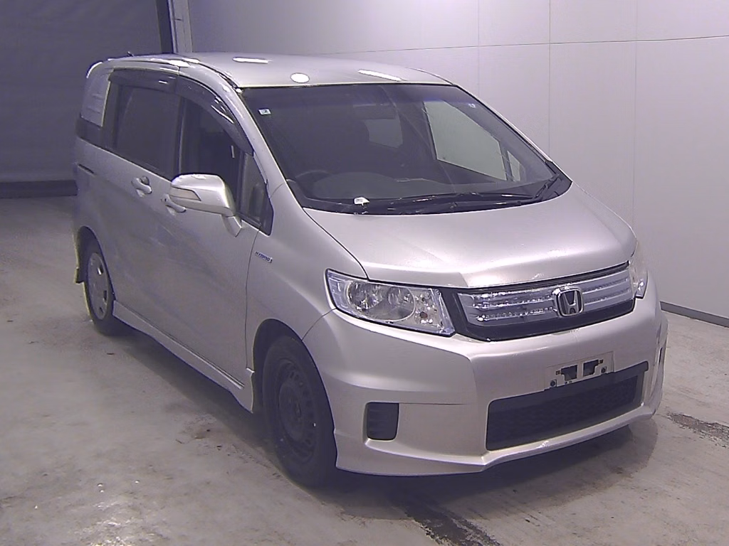 HONDA FREED SPIKE