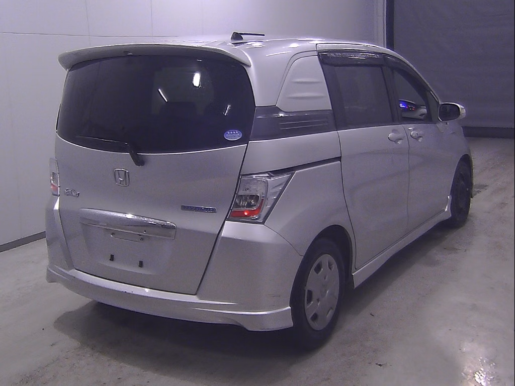 HONDA FREED SPIKE