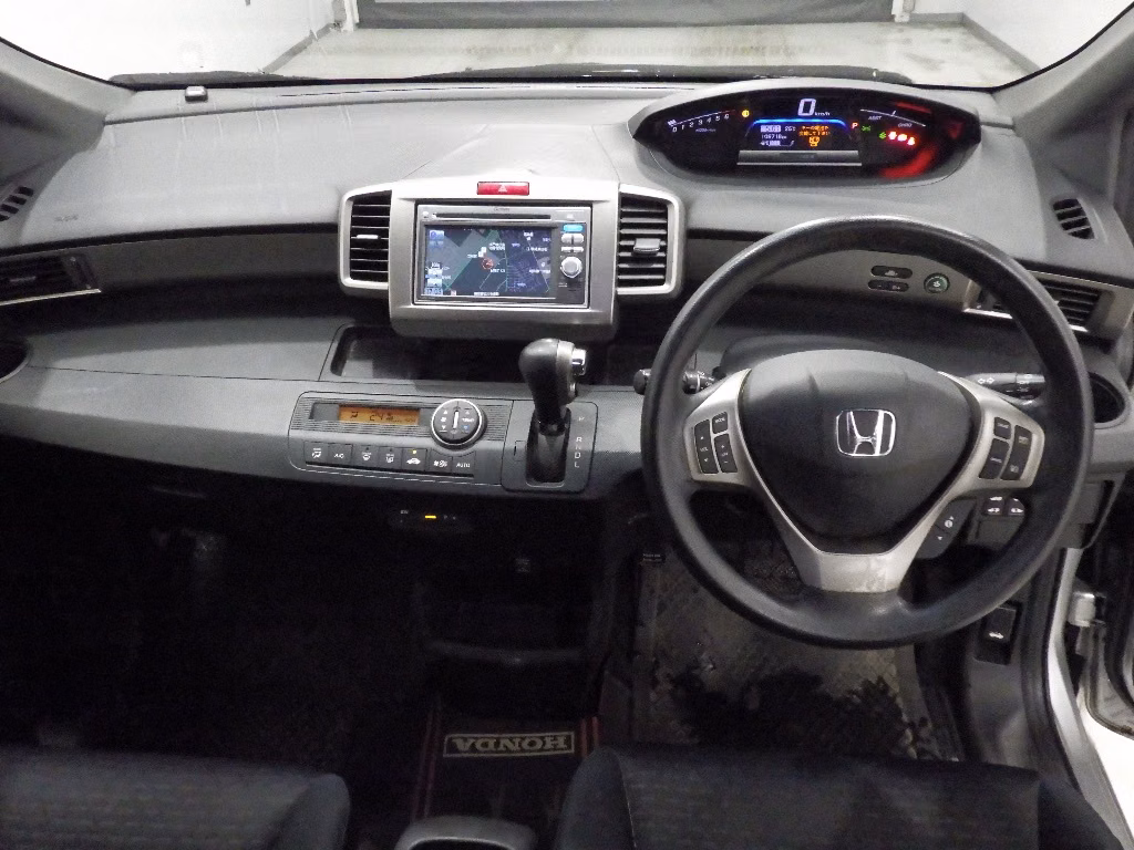 HONDA FREED SPIKE