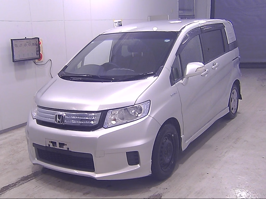 HONDA FREED SPIKE