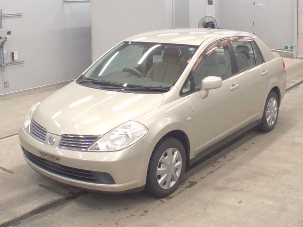 NISSAN TIIDA LATIO
