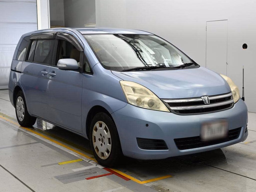TOYOTA ISIS