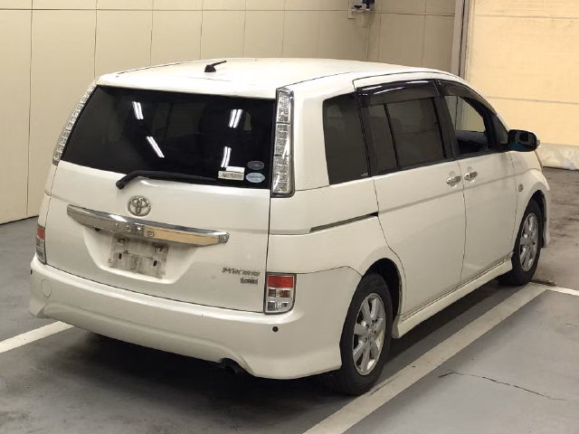 TOYOTA ISIS