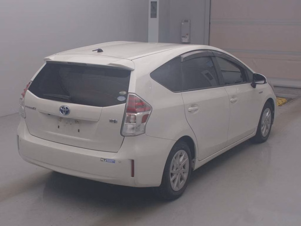 TOYOTA PRIUS ALPHA