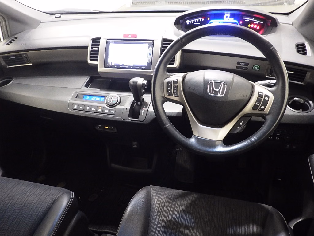HONDA FREED SPIKE
