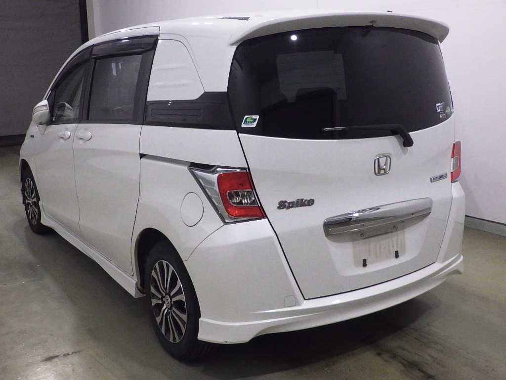 HONDA FREED SPIKE