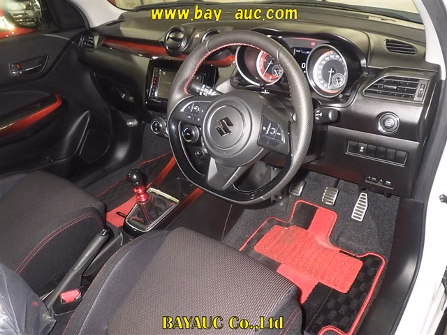 SUZUKI SWIFT