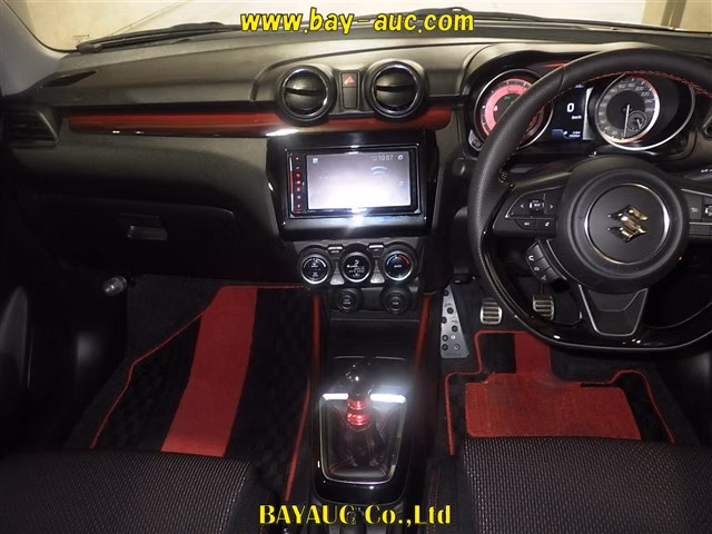 SUZUKI SWIFT