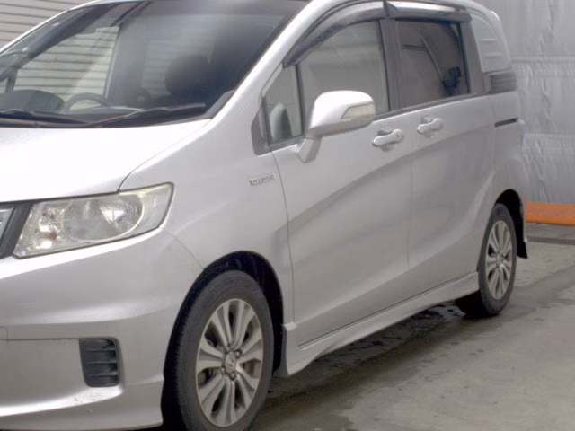 HONDA FREED SPIKE