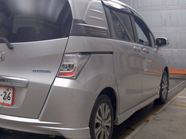 HONDA FREED SPIKE