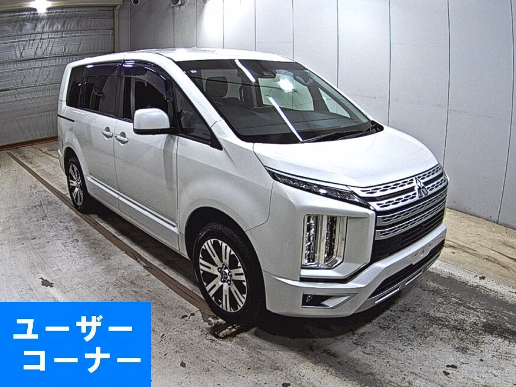 Mitsubishi Delica D:5