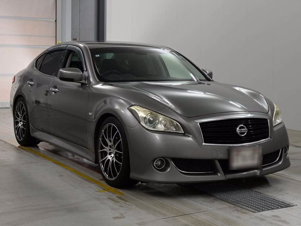 NISSAN FUGA