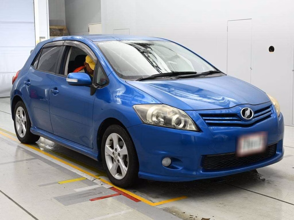 TOYOTA AURIS