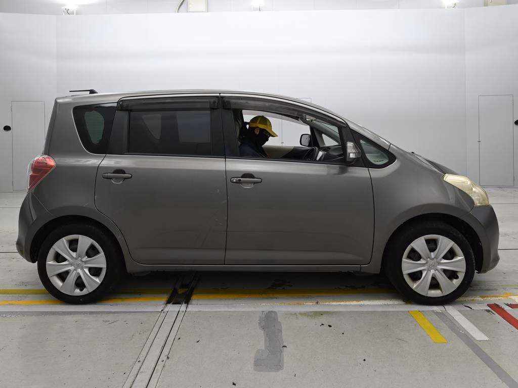 TOYOTA RACTIS