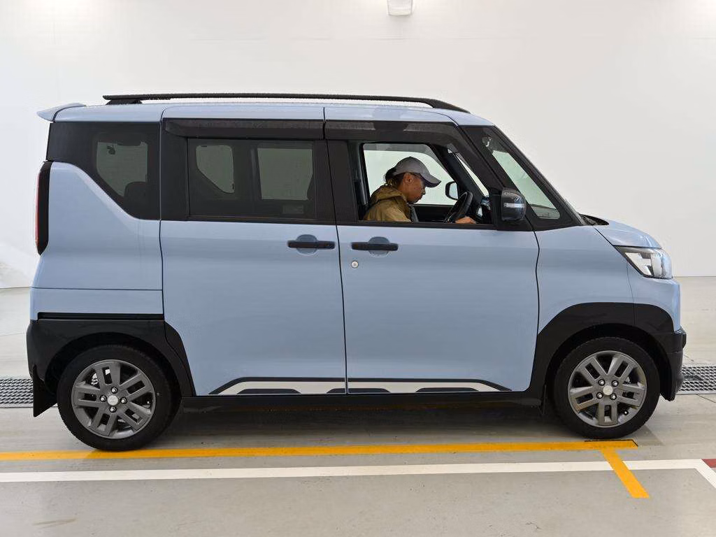 MITSUBISHI DELICA MINI