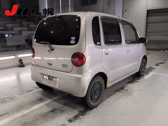 DAIHATSU MOVE LATTE