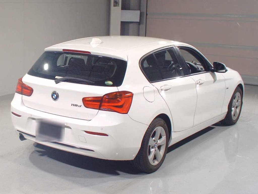 BMW 1-SERIES