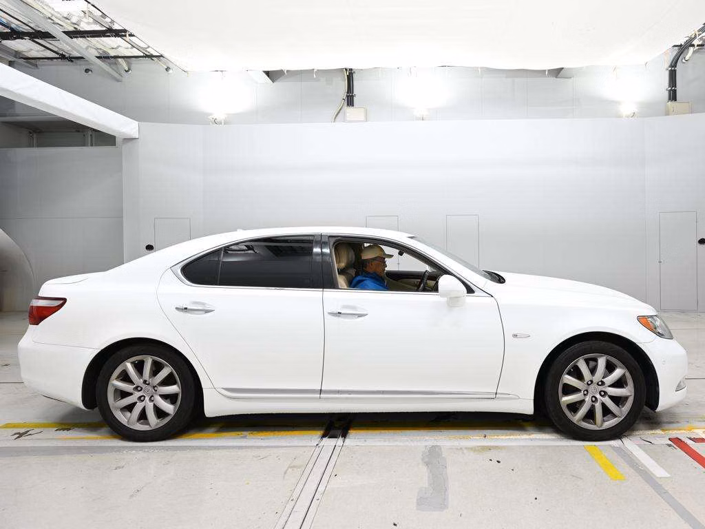 LEXUS LS460