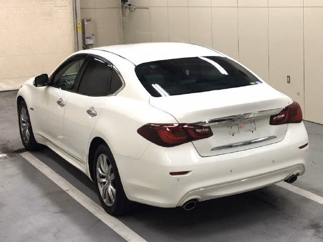NISSAN FUGA