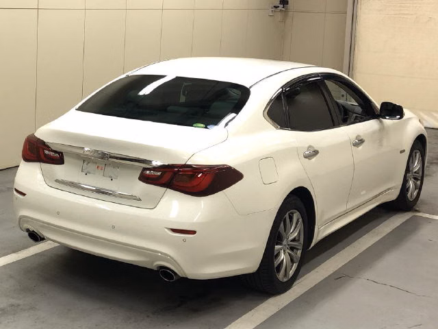 NISSAN FUGA