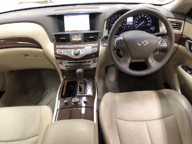 NISSAN FUGA