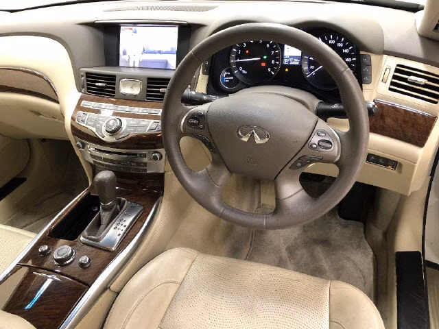 NISSAN FUGA