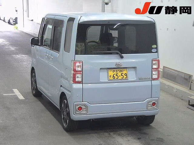 DAIHATSU WAKE