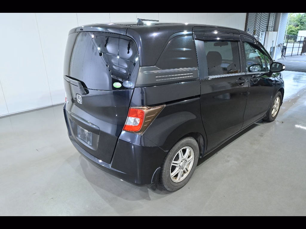 HONDA FREED SPIKE