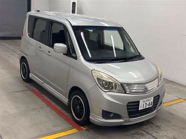 Mitsubishi Delica D:2