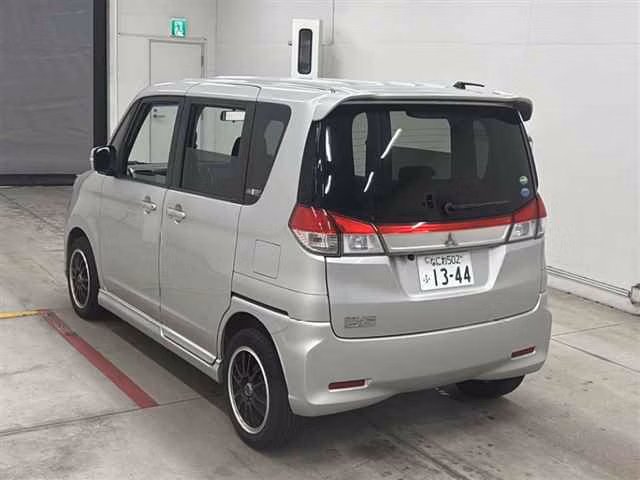 Mitsubishi Delica D:2