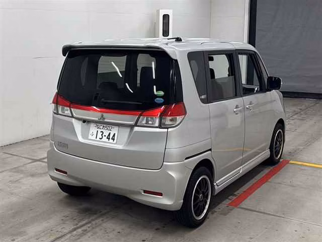 Mitsubishi Delica D:2