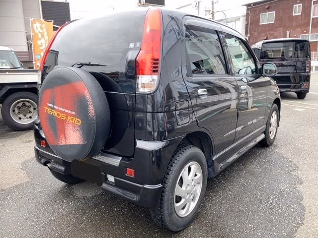 DAIHATSU TERIOS KID