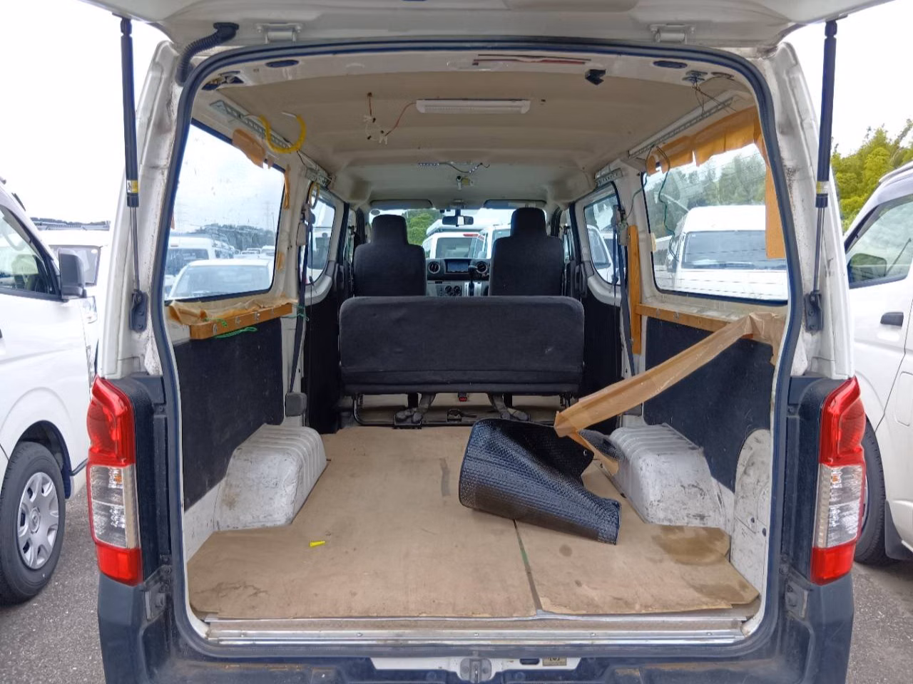 NISSAN NV350 CARAVAN