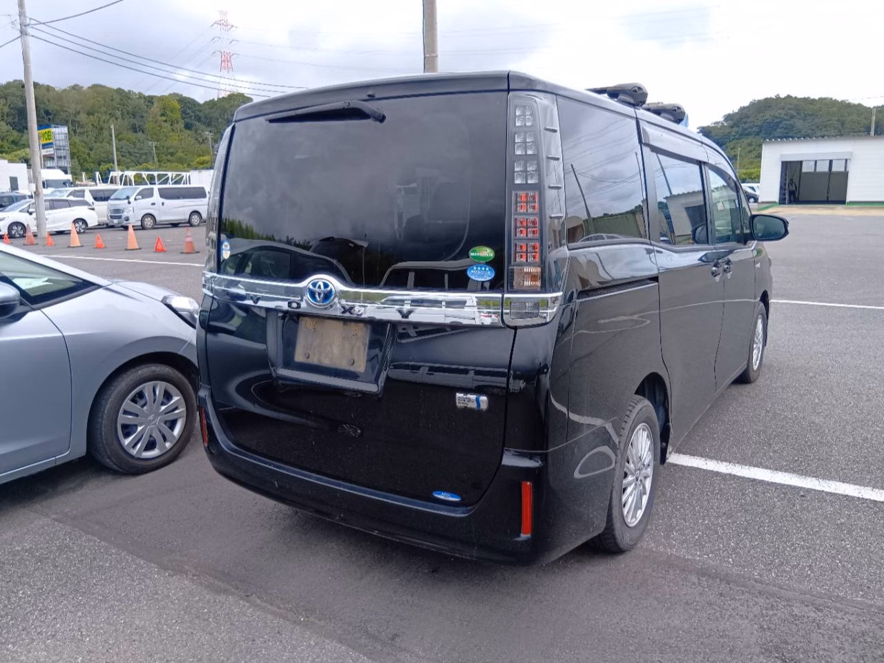 TOYOTA VOXY