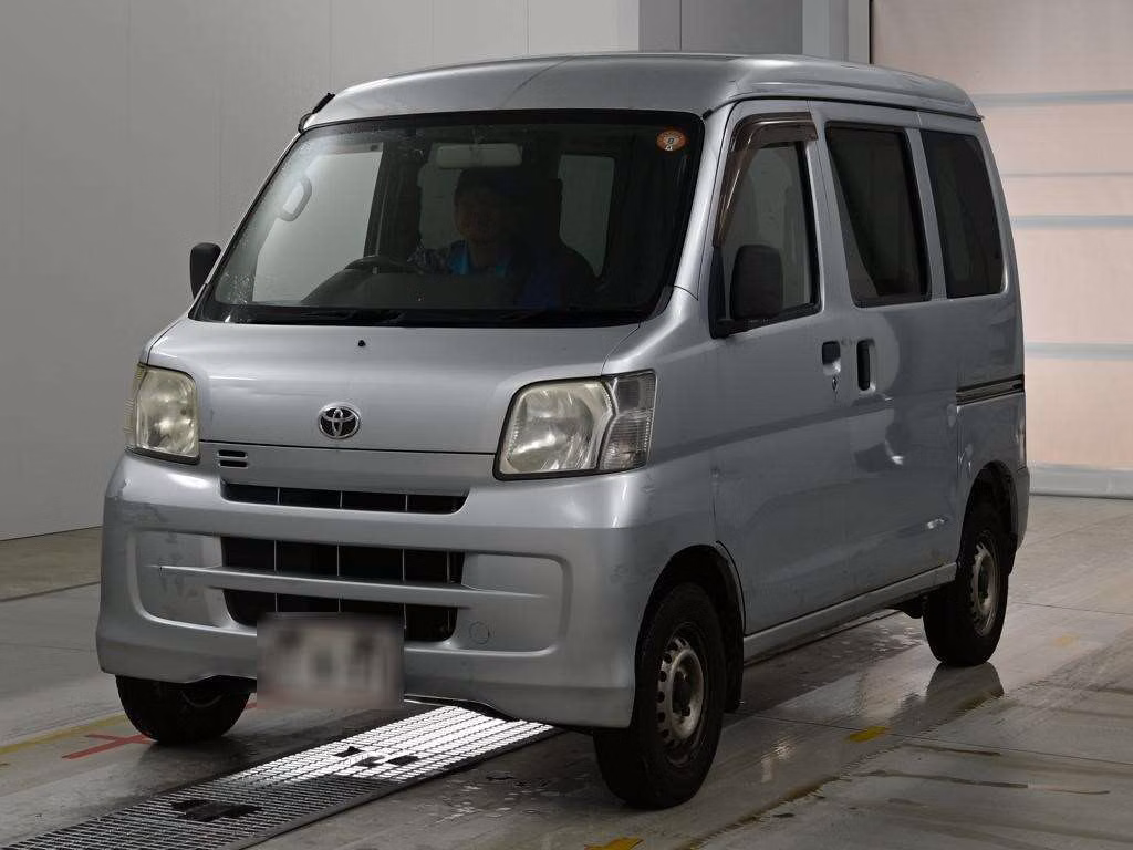 TOYOTA PIXIS VAN