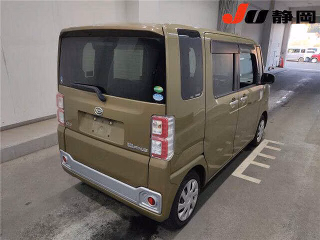 DAIHATSU WAKE