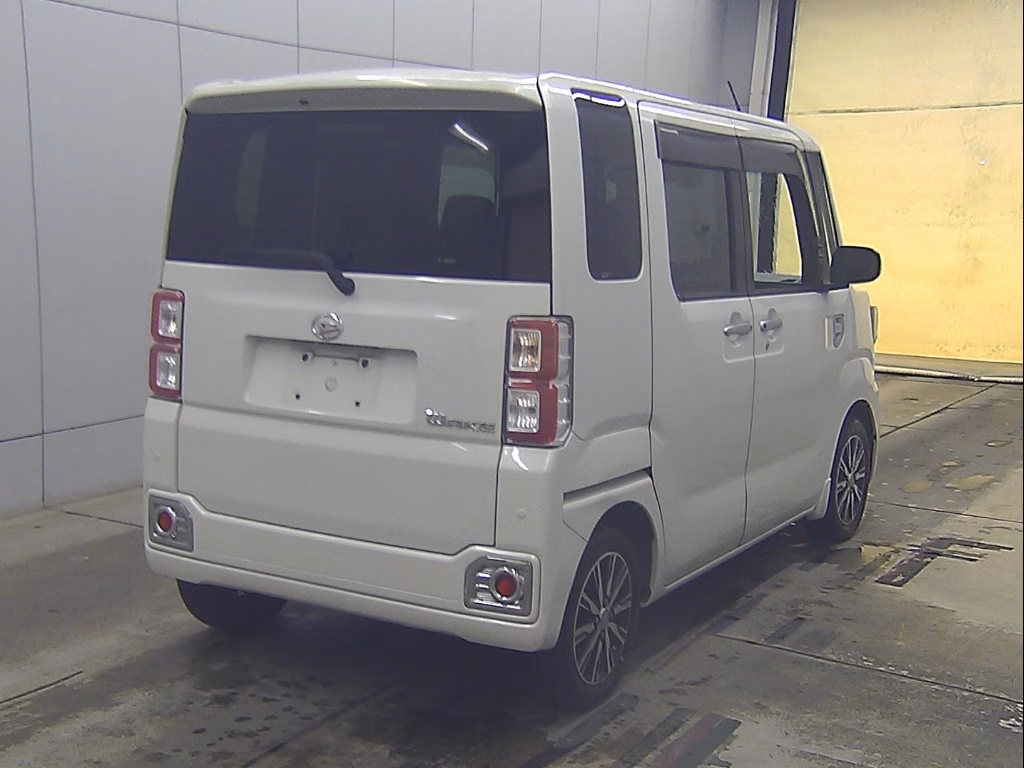 DAIHATSU WAKE