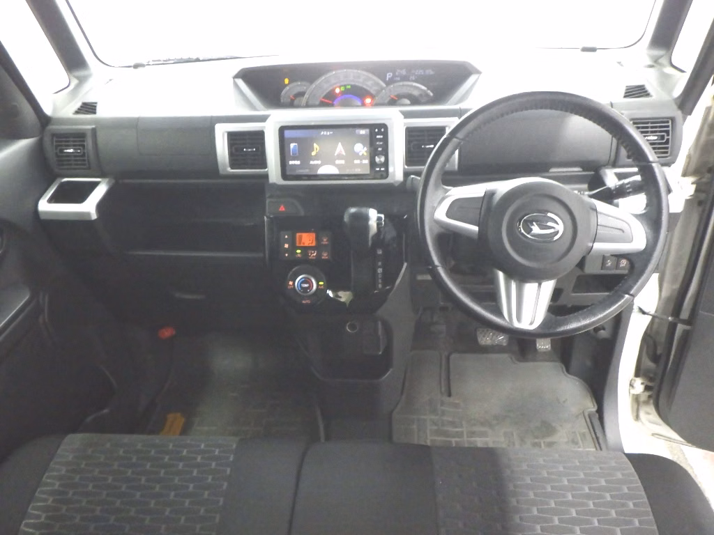 DAIHATSU WAKE