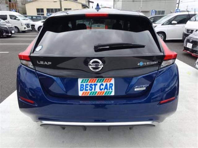NISSAN LEAF