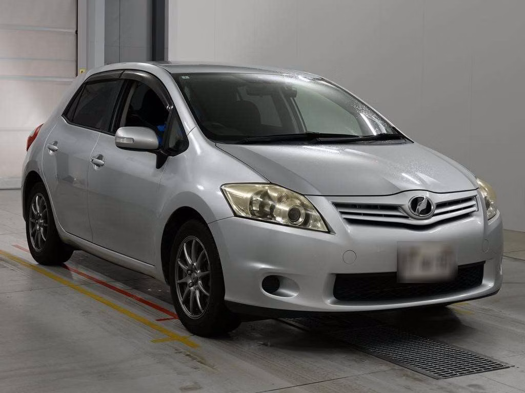 TOYOTA AURIS