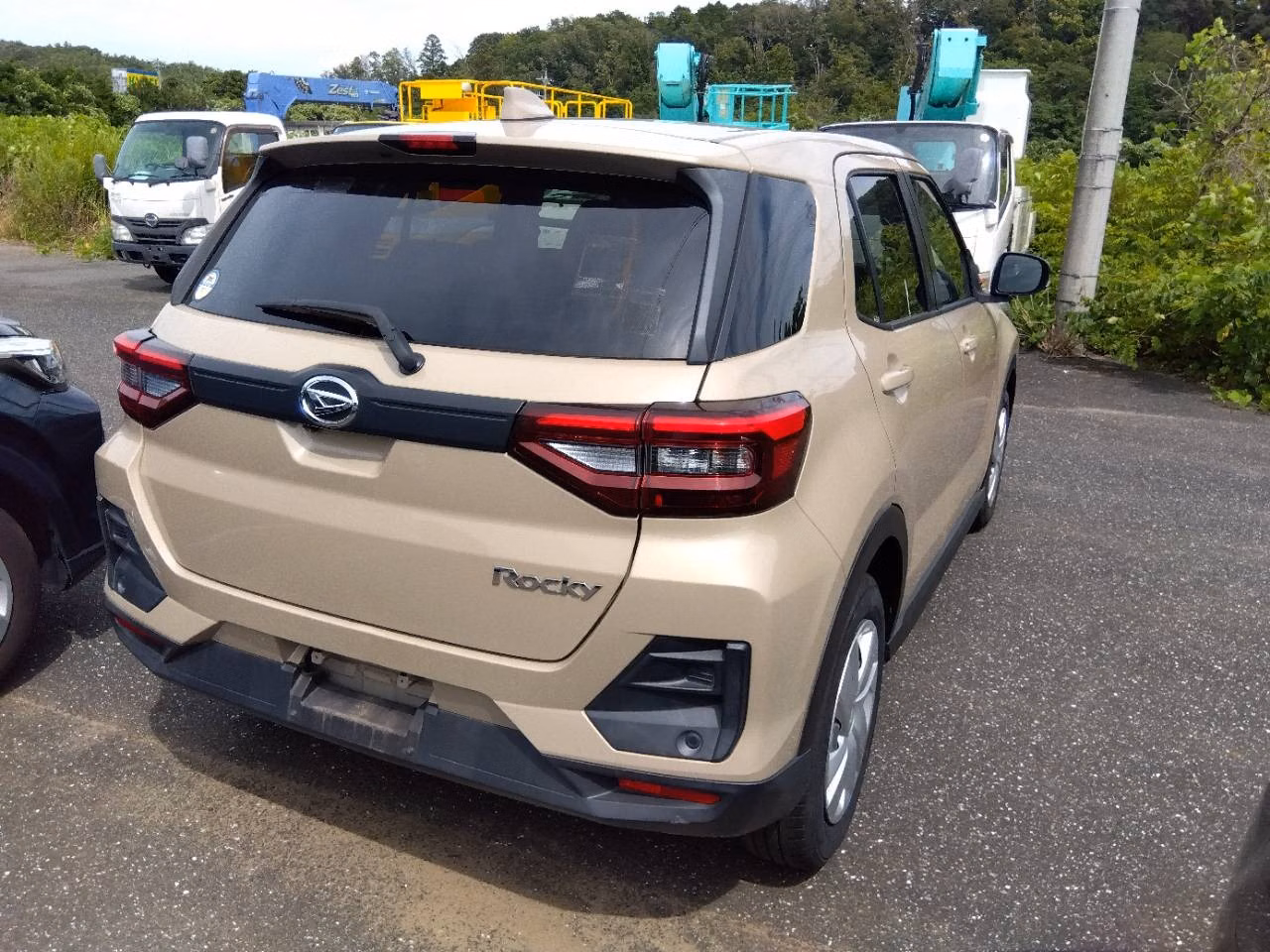 DAIHATSU ROCKY