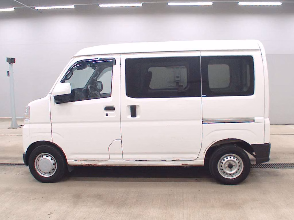 TOYOTA PIXIS VAN