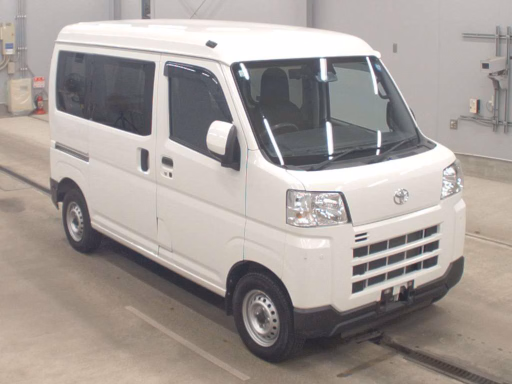 TOYOTA PIXIS VAN