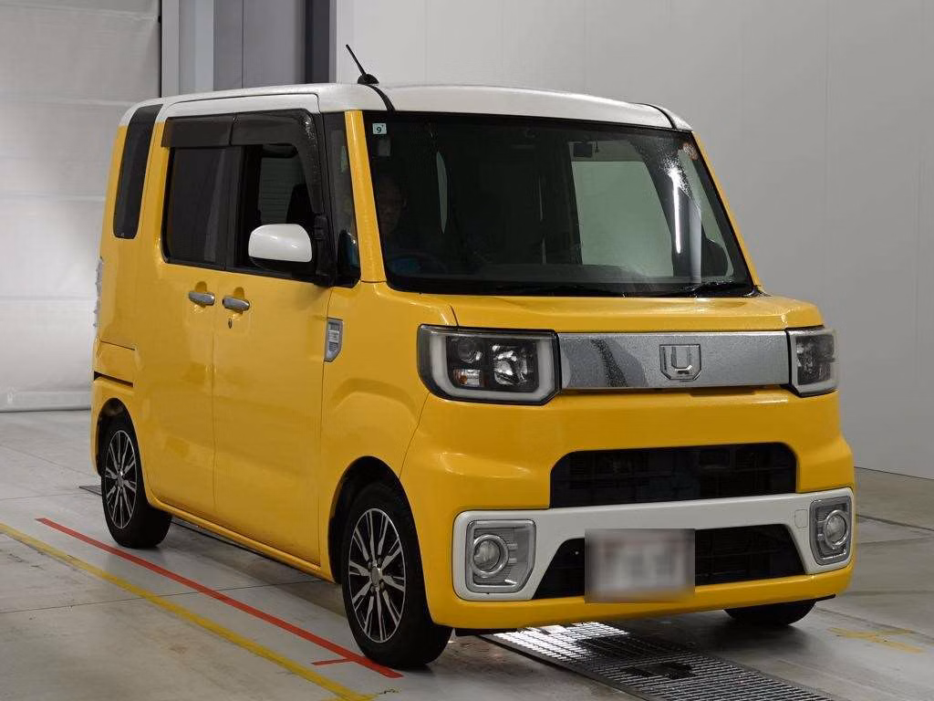 DAIHATSU WAKE