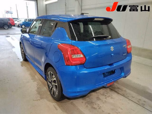 SUZUKI SWIFT