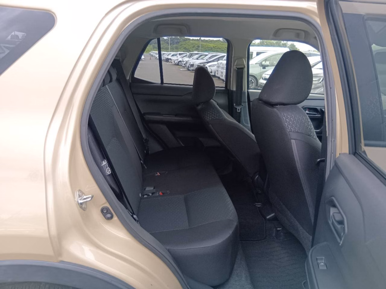 DAIHATSU ROCKY